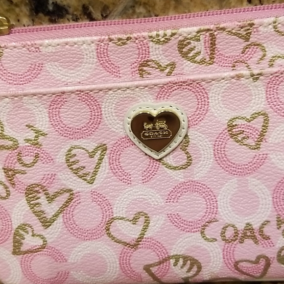 SOLD!!Coach Wristlet - 6x4.5 - Picture 6 of 9